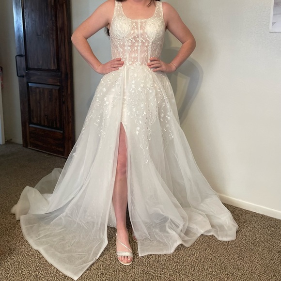Wedding / Prom Dress - Picture 1 of 6